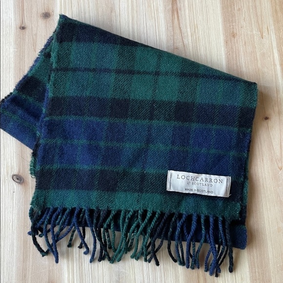Lochcarron Of Scotland Accessories - Koch carton Of Scotland Plaid Lambswool Green and Blue Fringe Scarf